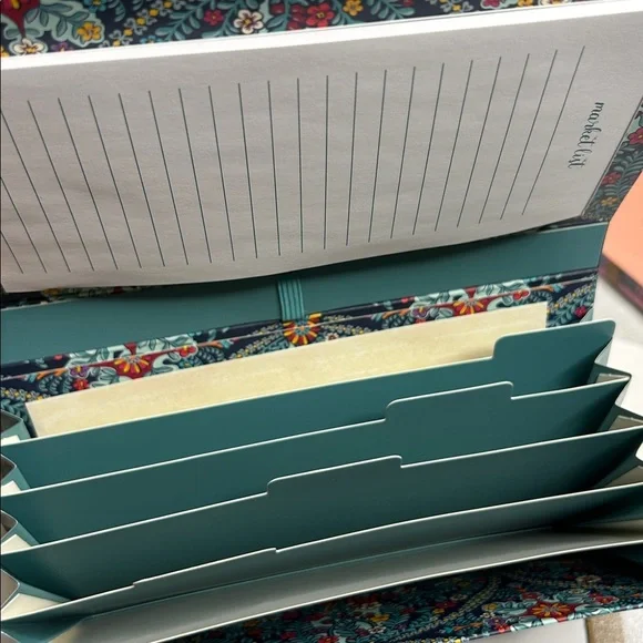 Vera Bradley Kaleidoscope Navy Blue Market Coupon Organizer With Notepad - Picture 7 of 10